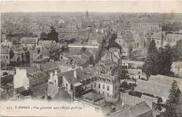 CPA VANNES - VUE GENERALE VERS L'HOTEL DE VILLE ***TRES BON ETAT*** - Vannes