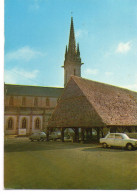 Plouescat Halles Eglise Voitures - Plouescat