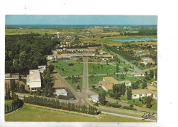 La Verrière (78) : Vue Aérienne Générale Au Niveau Du Quartier De L'entrée De L'Institut Marcel Riviere En 1980 GF. - La Verriere