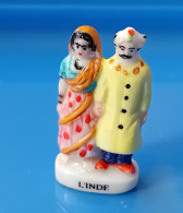 FEVE - FEVES -   PAYS -  COUPLE -   L'INDE     -     SERIE ? - Landen