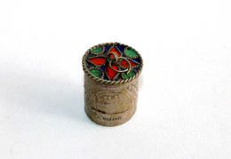 ANCIEN PILULIER BOITE A BIJOUX POT A PILULE En METAL ARGENTÉ Et ÉMAUX CLOISONNÉS / ART DECORATIF (0603.21) - Koffer