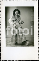 50s REAL STUDIO PHOTO POSTCARD VIANA MINHO COSTUME GIRL JEUNE FEMME FILLE PORTUGAL - Viana Do Castelo