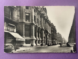 75   CPSM Petit Format  PARIS   Rue Du 4 Septembre     Voitures Dont Traction Citroën….     Bon état - Zonder Classificatie