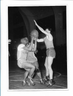 C4984/ Basketball Brown Tigers USA - FC Bayern München Foto 50er Jahre  - Other & Unclassified