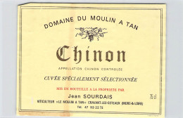 BISTROT ETIQUETTES ALCOOLS VINS CHINON DOMAINE DU MOULIN A TAN  SOURDAIS 10 X 12 CM - Alcools & Spiritueux