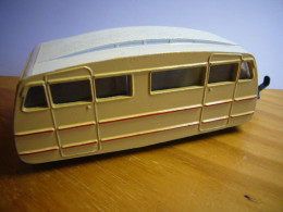 Dinky Toys - Caravane (2ème Version Toit Strié) 811 - Dinky