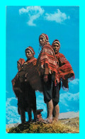 A911 / 475 PEROU Nativos De Pisac Natives In Sunday Dress - Perú