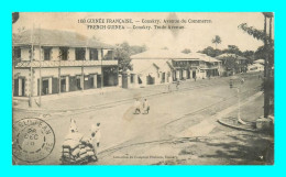 A922 / 045 GUINEE Francaise Conakry Avenue Du Commerce - Guinée Française
