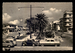 ITALIE - VIAREGGIO - VIALE LUNGOMARE - AUTOMOBILES - Viareggio