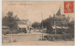 Pessac - Le Passage à Niveau   - Train, Locomotive   (G.1898) - Pessac