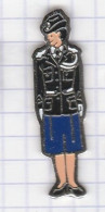 PINS GENDARMERIE NATIONALE 25 - Militaria