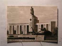 Berlin - Sowjetisches Ehrenmal Am Brandeburger Tor - Brandenburger Tor