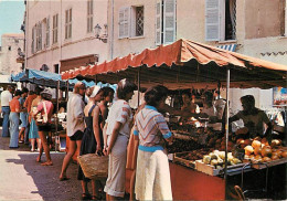 Marches - Les Marchés De Provence - Rue Pittoresque - CPM - Voir Scans Recto-Verso - Mercati