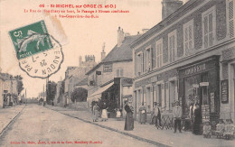 SAINT-MICHEL-sur-ORGE (Essonne) - La Rue De Montlhéry - Coiffeur, Présentoirs à Cartes Postales - Voyagé 1911 (2 Scans) - Saint Michel Sur Orge