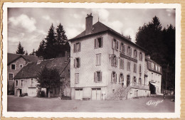 25226 / Etat Parfait - CONDAT-en-FENIERS Cantal Place De La POSTE 1950s Photo-Bromure THEOJAC Edition BRUNET - Condat