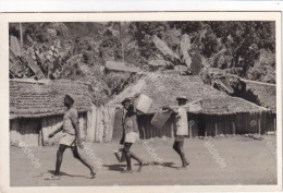 Comores Comoros Real Photo  Grande Comore Natives Near Huts  Ecrite Mutsamudou 1961 Non Timbrée - Comores