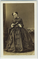 CDV 1860. Mme Bineau En Pose Par Disdéri à Paris. Noblesse. - Alte (vor 1900)