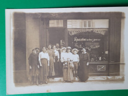 Carte Photo , D'un Commerce De Chaussures - Marchands