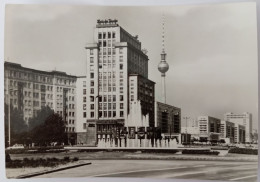 Berlin, DDR, Strausberger Platz Mit Blick Zum Fernseh-und UKW-Turm, 1969 - Andere & Zonder Classificatie