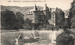 FRANCE - Vizille - Vue Sur Le Château Et La Pièce D'Eau - L L - Vue Au Loin Du Château - Carte Postale Ancienne - Vizille