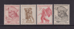 CZECHOSLOVAKIA  - 1952  Army Day Set   Never Hinged Mint - Unused Stamps