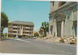 Haute Loire : YSSINGEAUX : La  Place  Saint Pierre , Voiture Citroën - Yssingeaux