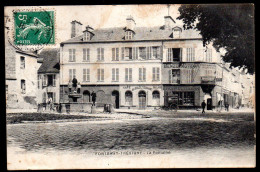 Fontenay - Trésigny La Fontaine . Une Place Enseignes Benzo Moteur Produits Alimentaires Chocolat Felix Potin ... - Fontenay Tresigny