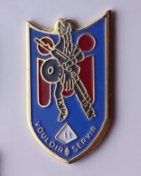 P119 Pin's Armée Militaire Régiment Vouloir Servir Achat Immédiat - Militaria