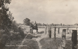 4893548Laren, Gooyersgracht. (FOTOKAART) (Poststempel 1943) (Vlekken)  - Laren (NH)