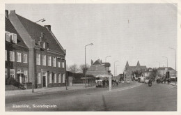 4893550Haarlem, Soendaplein. (FOTOKAART) (Kleinscheurtje Bovenrand, Vouw Rechtsboven)  - Haarlem