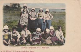4892228Marken, Schoolkinderen Van Marken. Rond 1900. (Rechtsboven Een Kleine Vouw)  - Marken