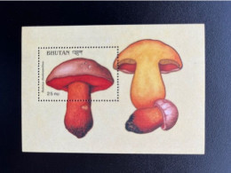 BHUTAN 1989 MUSHROOMS MINI SHEET BOLETUS RHODOXANTHUS 25 NU MNH - Bhutan