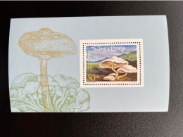 SAO TOME E PRINCIPE 1984 MUSHROOMS MINI SHEET HYGROPHORUS CHRYSODON 50DB MNH - São Tomé Und Príncipe