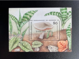 ANTIGUA & BARBUDA 1990 MUSHROOMS MINI SHEET BARBUDA MAIL OVERPRINT VOLVARIELLA VOLVACEA $6 MNH - Antigua Und Barbuda (1981-...)