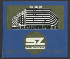 HUNGARY - BUDAMPEST - Hotel, SZABADSAG Luggage Label - 10 X 9 Cm (see Sales Conditions) - Etiquettes D'hotels