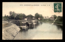 93 - GOURNAY-SUR-MARNE - PENICHES DANS LE PORT - CARTE COLORISEE - Gournay Sur Marne