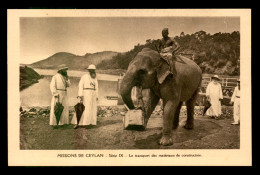 MISSIONS - CEYLAN - MISSIONS OBLATS DE MARIE-IMMACULEE - LE TRANSPORT DES MATERIAUX PAR LES ELEPHANTS - Missioni