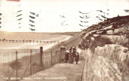 ROYAUME-UNI - The Beach Walk - West Southbourne - Vue Sur La Plage - Des Gens Qui Se Promènent - Carte Postale Ancienne - Bournemouth (a Partire Dal 1972)