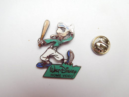 Beau Pin's En EGF ,  BD , Disney , Dingo , Walt Disney , Signé Démons & Merveilles - BD