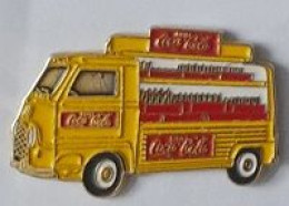 Pin' S Double Attache, Camion  Jaune  Boisson  COCA-COLA  Verso  Buvez Coca-Cola  RENAULT  Tirage 200 - Renault