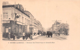 BOURG-la-REINE (Hauts-de-Seine) - Station Des Tramways Et Grande Rue - Café Des 2 Gares, Attelages Chevaux - Précurseur - Bourg La Reine