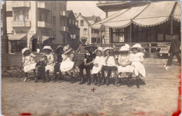 Helgoland, Kinder Am Strand (Gelaufen) - Helgoland