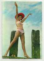 DONNA IN COSTUME ANNI 60 - VIAGGIATA FG - Frauen