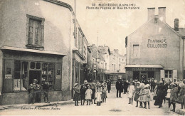 Machecoul * Place De L'église Et Rue St Honoré * Pharmacie GUILLOUZO * Epicerie Mercerie * Villageois - Machecoul