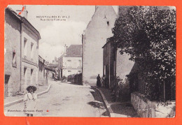 38447 / ⭐ NEUVY-LE-ROI 37-Indre Loire Fillette Rue De La Fontaine 1910s Journaux BENARDEAU - Neuvy-le-Roi