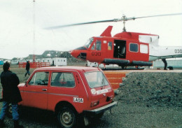 1 AK Antarctica / Antarktis * Helicopter Landing In Front Of Base Bellingshausen (Russland) - King George Island * - Autres & Non Classés