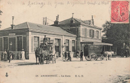 Argenteuil * Le Parvis De La Gare * Attelage Factage Des Gares * Diligence - Argenteuil