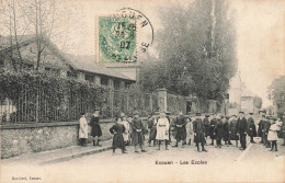 Ecouen * Rue Et Les écoles * Groupe D'enfants - Ecouen