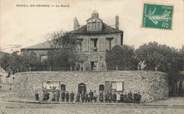 Mareil En France * Rue Et Façade De La Mairie * Groupe D'enfants - Autres & Non Classés