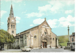 CPSM - L'Eglise - Dauphine Garée Devant Et Le Devant D'un Tub Citroën - Saint-Geoire-en-Valdaine